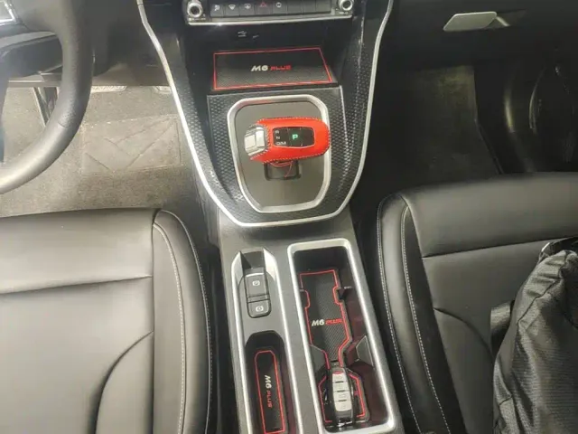 Haval M6 — Фото автомобиля 13