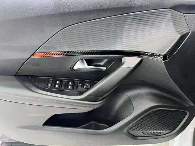 Peugeot 2008 — Фото автомобиля 10