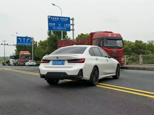 BMW 3 Series — Фото автомобиля 6