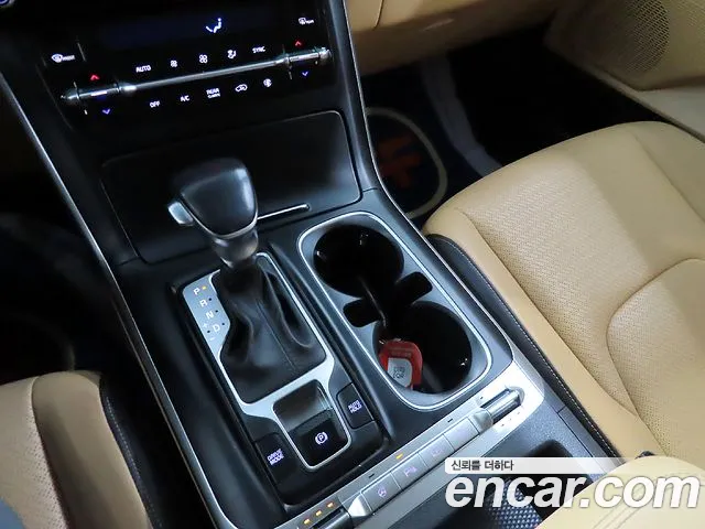 Kia Carnival Generation 4 — Фото автомобиля 15