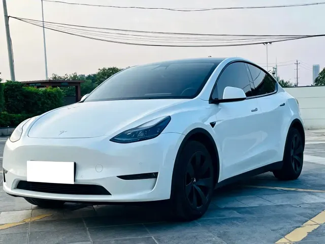 Фотография автомобиля — Tesla Model Y