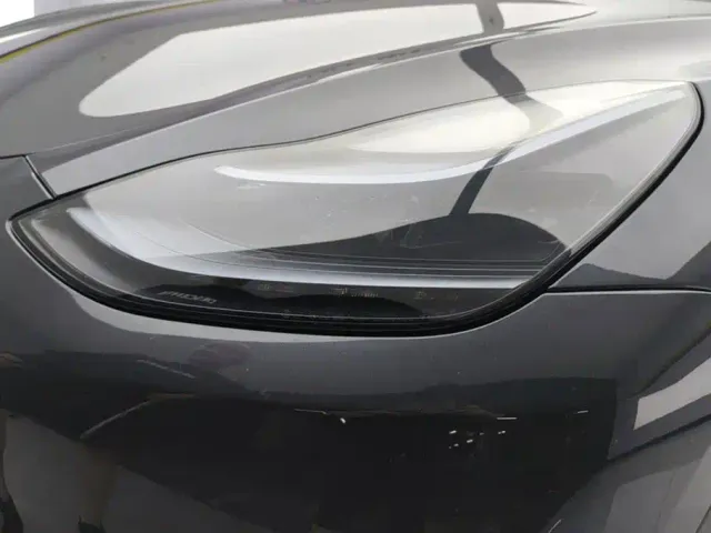 Tesla Model Y — Фото автомобиля 5