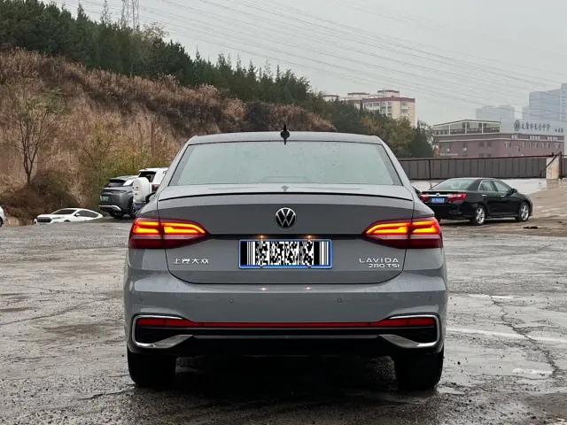 Volkswagen Lavida — Фото автомобиля 5