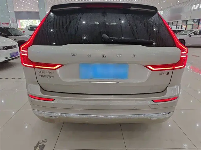 Volvo XC60 — Фото автомобиля 5