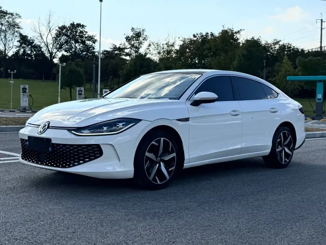 Фотография автомобиля — Volkswagen Lamando