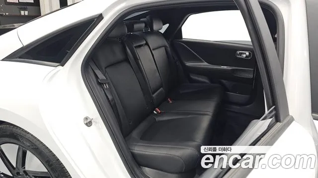 Hyundai Ioniq 6 — Фото автомобиля 11