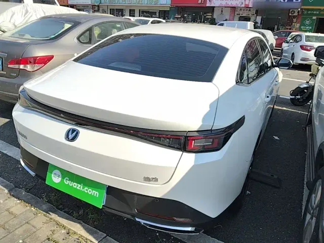 Changan Eado — Фото автомобиля 6