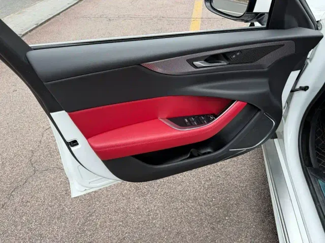 Jaguar XEL — Фото автомобиля 6
