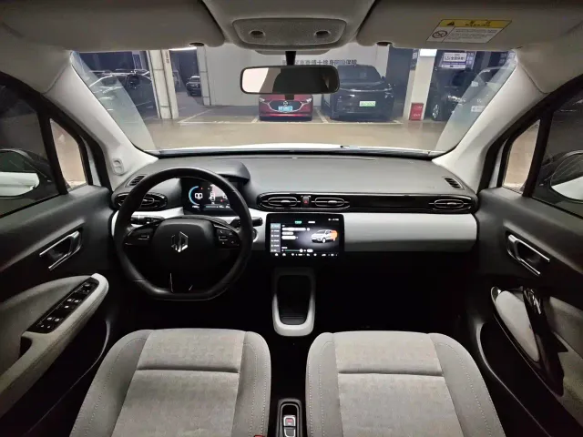 Leapmotor T03 — Фото автомобиля 4