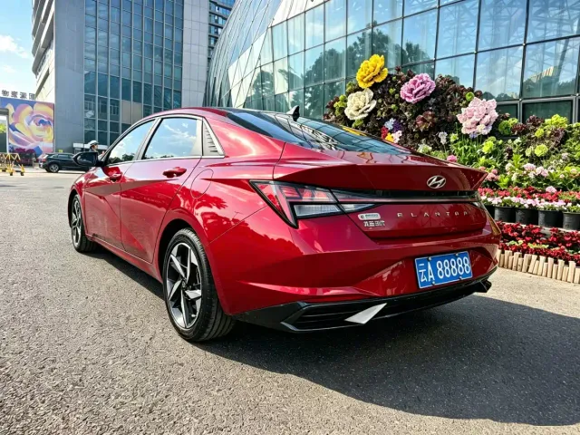 Hyundai Elantra — Фото автомобиля 13