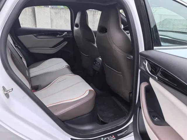 BYD Qin PLUS — Фото автомобиля 6
