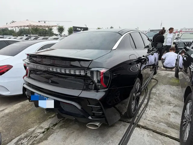 Lynk & Co 03 — Фото автомобиля 14