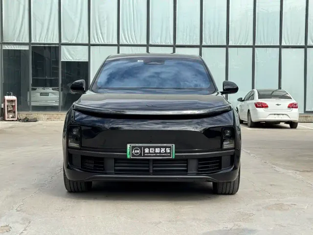 Li Auto L8 — Фото автомобиля 2