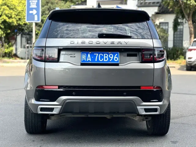 Land Rover Discovery Sport — Фото автомобиля 8