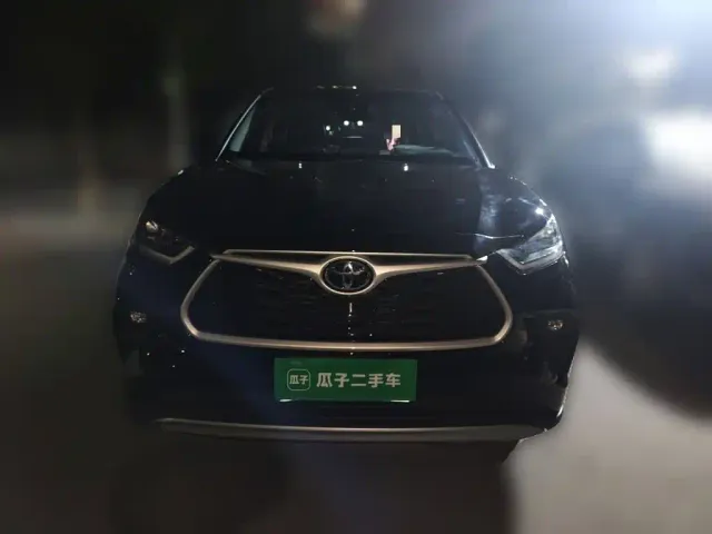 Toyota Highlander — Фото автомобиля 2