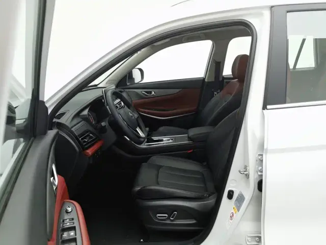 Changan CS75 — Фото автомобиля 10