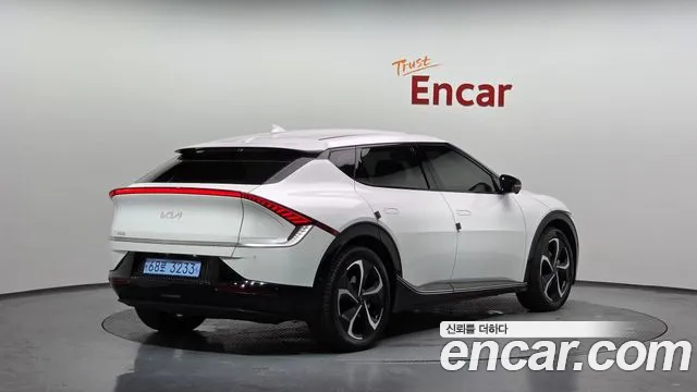 Kia EV6 — Фото автомобиля 2