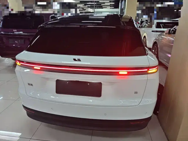 Li Auto i6 — Фото автомобиля 5