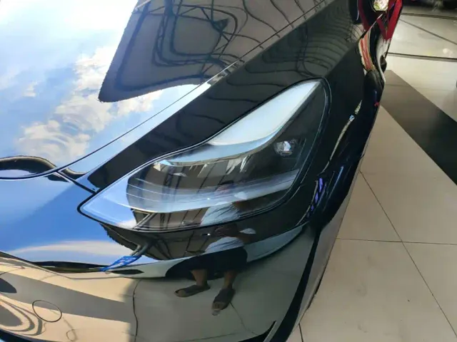 Tesla Model Y — Фото автомобиля 23