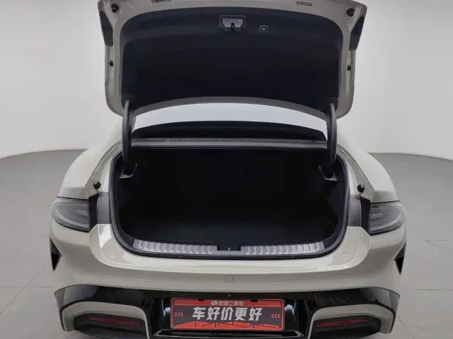Xiaomi SU7 — Фото автомобиля 16