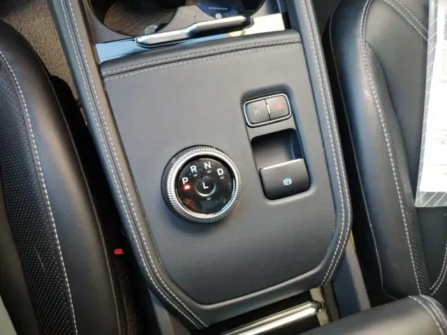 Ford Mustang Mach-E — Фото автомобиля 10