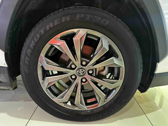 Toyota RAV4 — Фото автомобиля 20