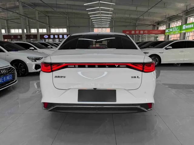 Geely Emgrand L — Фото автомобиля 5