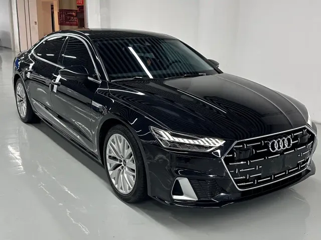 Audi A7L — Фото автомобиля 3