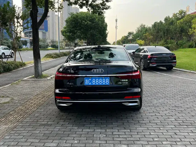 Audi A6L — Фото автомобиля 8