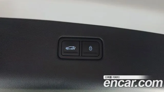 Genesis GV70 — Фото автомобиля 24
