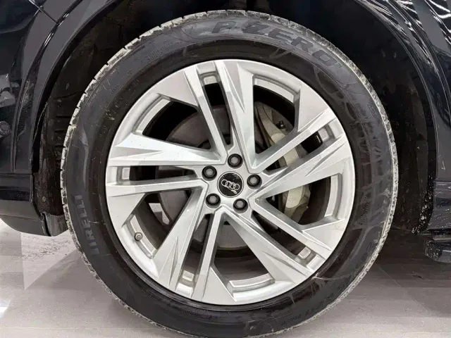 Audi Q7 — Фото автомобиля 7