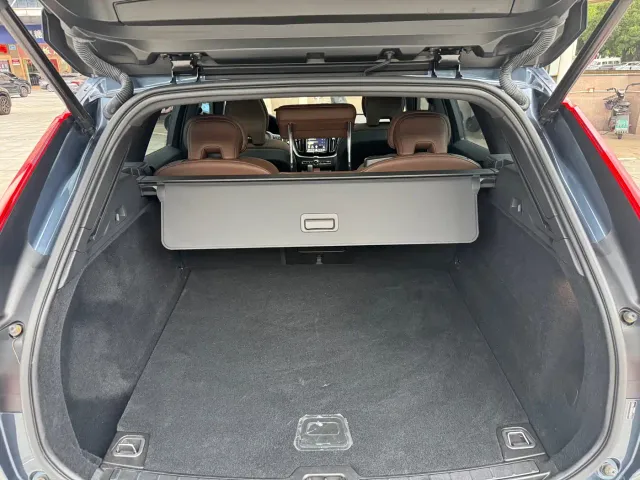 Volvo XC60 — Фото автомобиля 11
