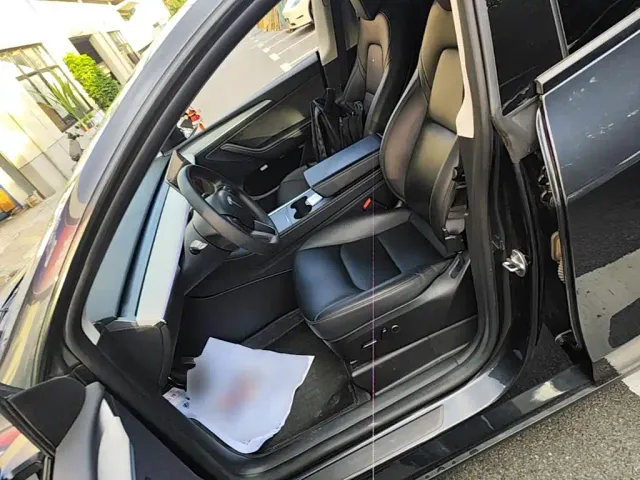 Tesla Model Y — Фото автомобиля 14