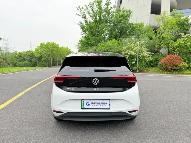 Volkswagen ID.3 — Фото автомобиля 7
