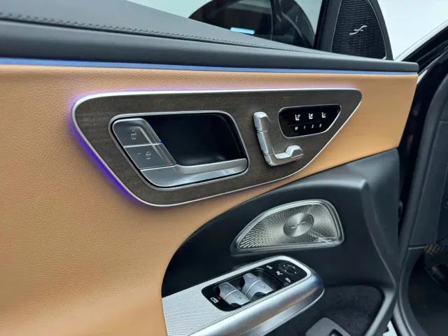 Mercedes-Benz E-Class — Фото автомобиля 14