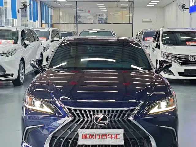 Lexus ES — Фото автомобиля 2