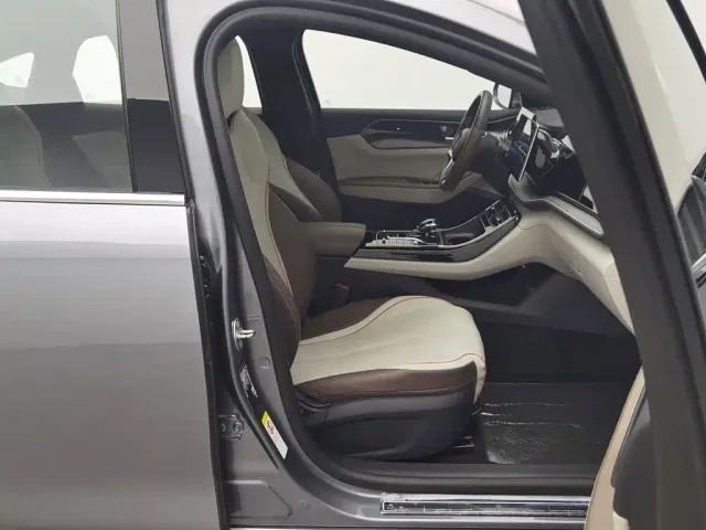 BYD Qin PLUS — Фото автомобиля 23