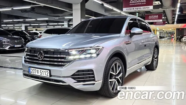 Volkswagen Touareg Generation 3 — Фото автомобиля 2