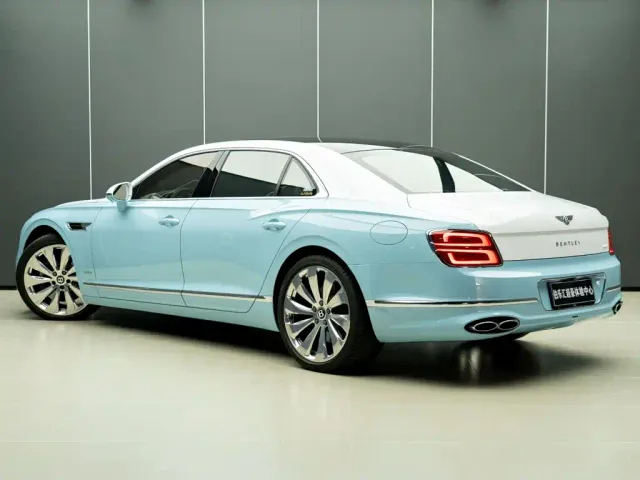 Bentley Flying Spur — Фото автомобиля 4
