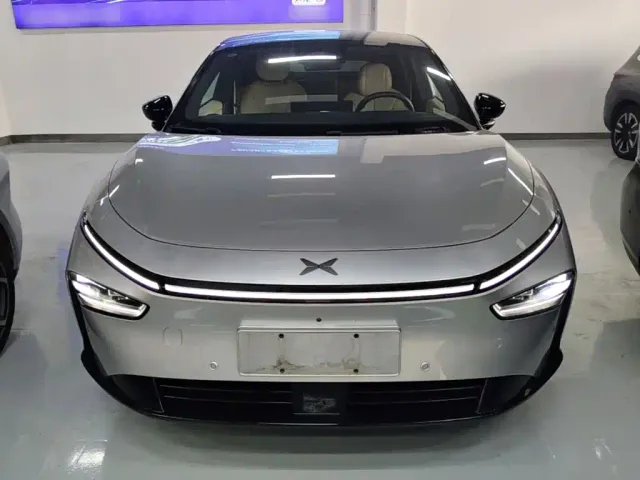 Xpeng P7+ — Фото автомобиля 2