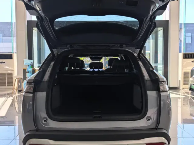 BYD Song L DM-i — Фото автомобиля 8