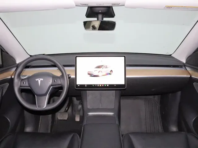 Tesla Model Y — Фото автомобиля 15