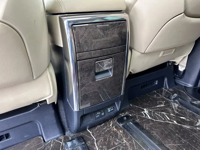Toyota Vellfire — Фото автомобиля 19
