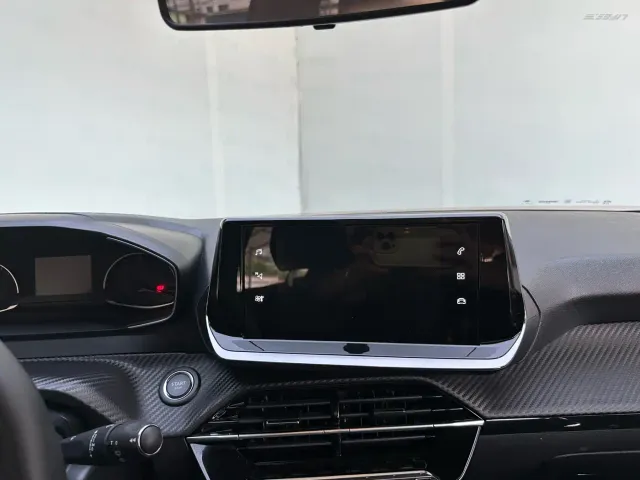 Peugeot 2008 — Фото автомобиля 30