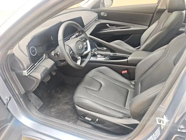 Hyundai Elantra — Фото автомобиля 9