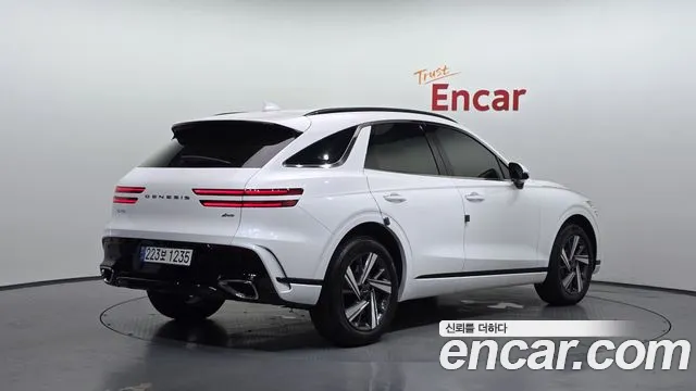 Genesis GV70 2.5T Бензин AWD — Фото автомобиля 2
