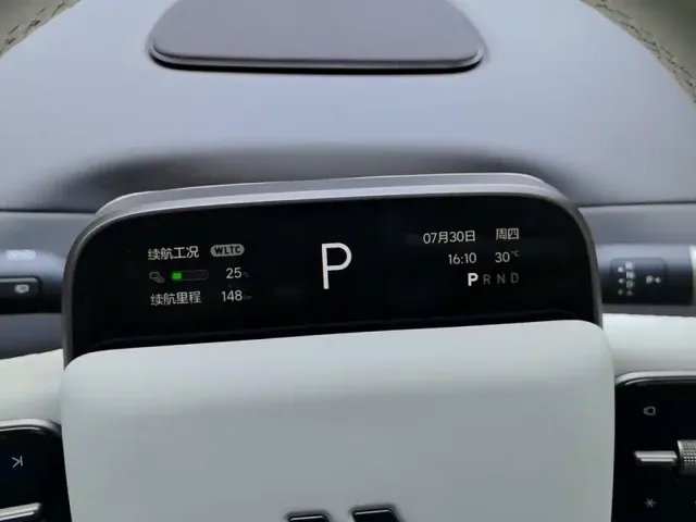 Li Auto i8 — Фото автомобиля 14