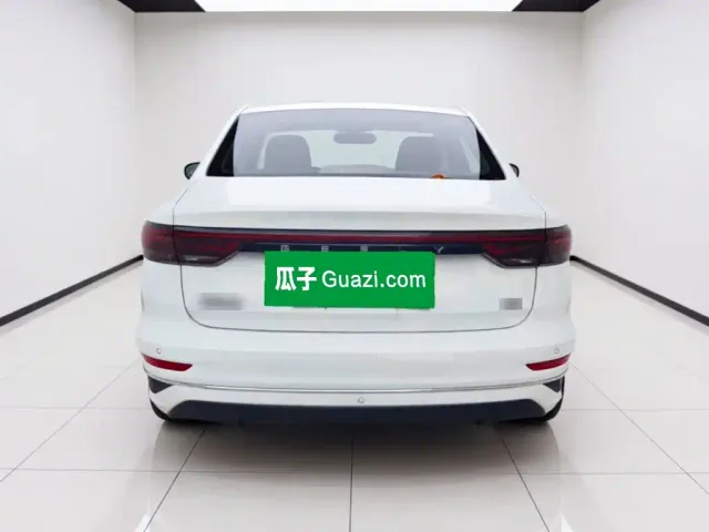 Geely Emgrand — Фото автомобиля 5