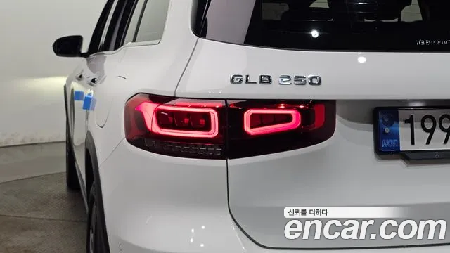 Mercedes-Benz GLB-Class — Фото автомобиля 8