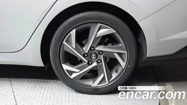 Hyundai AVANTE — Фото автомобиля 20